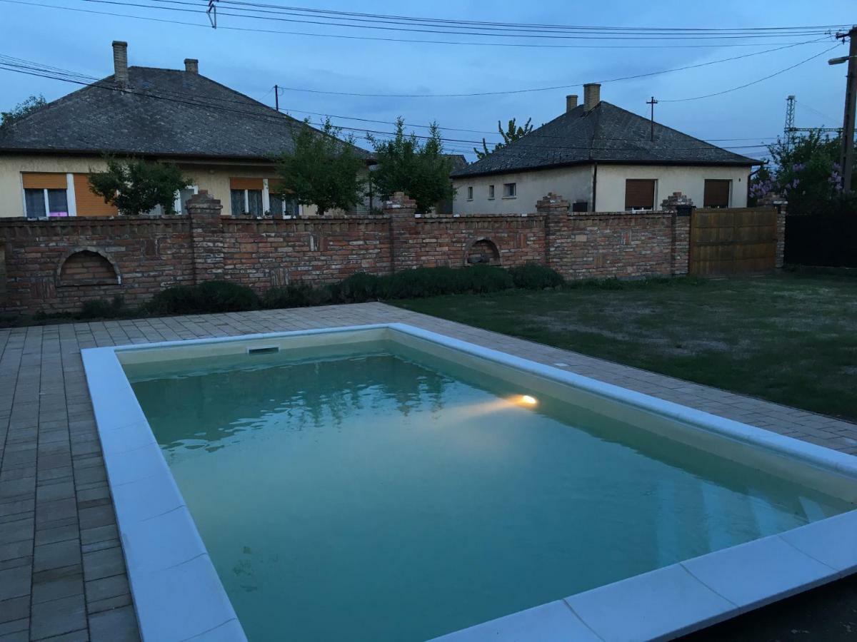 Villa Maximilian Balatonkeresztúr Exteriör bild